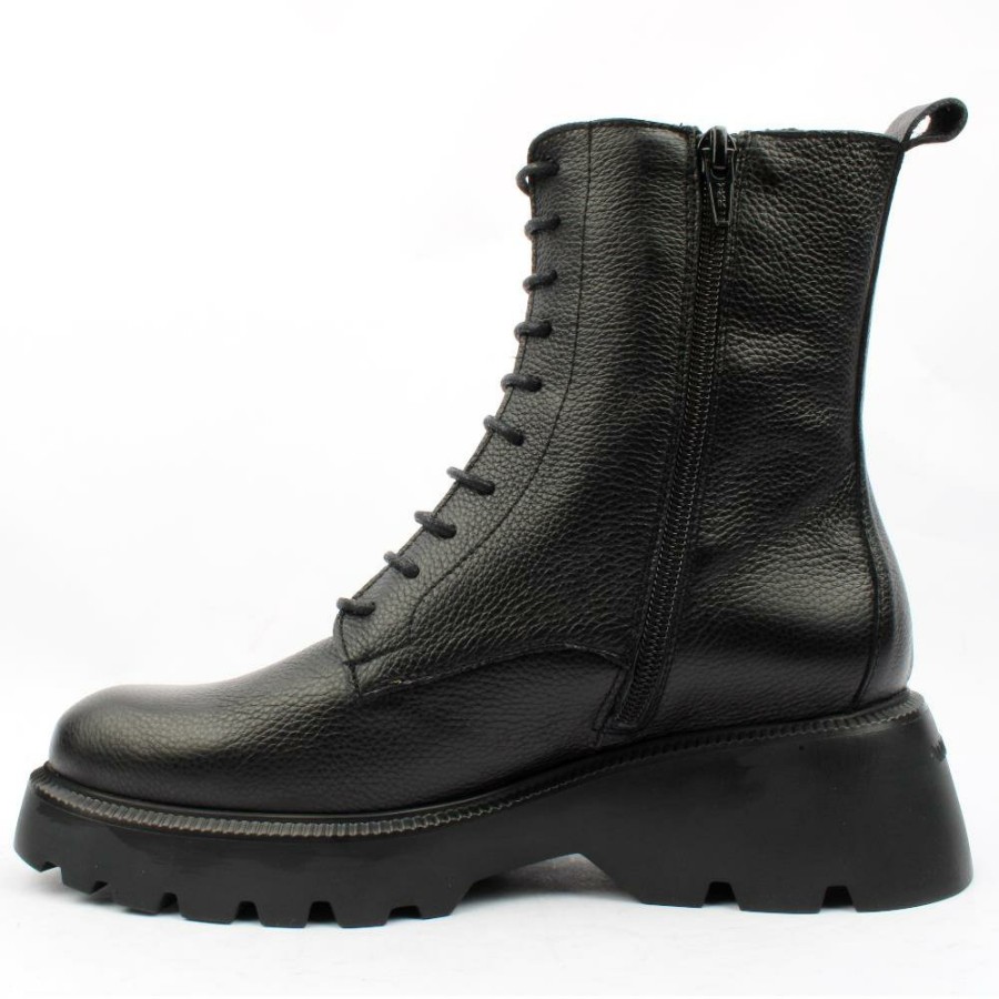 Women Wonders | C7205 Laced Boot - Black